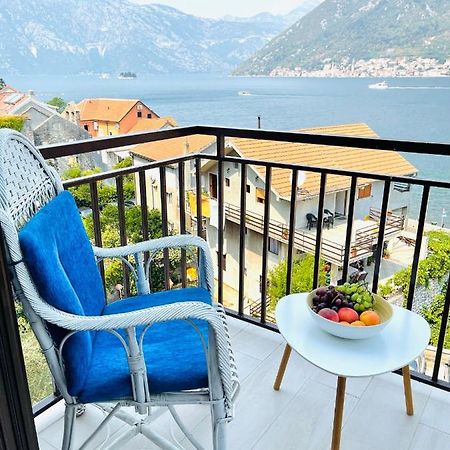 Chic Sea Front Apartment With Breathtaking Kotor Bay View Donji Stoliv Buitenkant foto