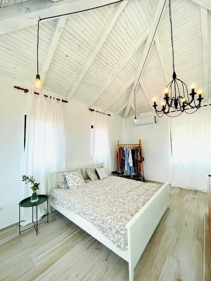 Chic Sea Front Apartment With Breathtaking Kotor Bay View Donji Stoliv Buitenkant foto