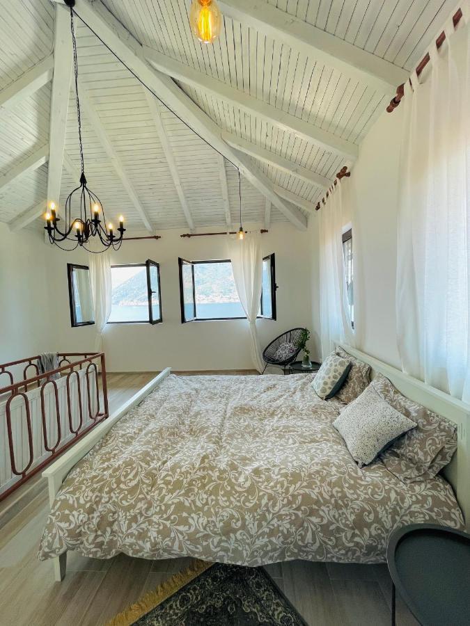 Chic Sea Front Apartment With Breathtaking Kotor Bay View Donji Stoliv Buitenkant foto