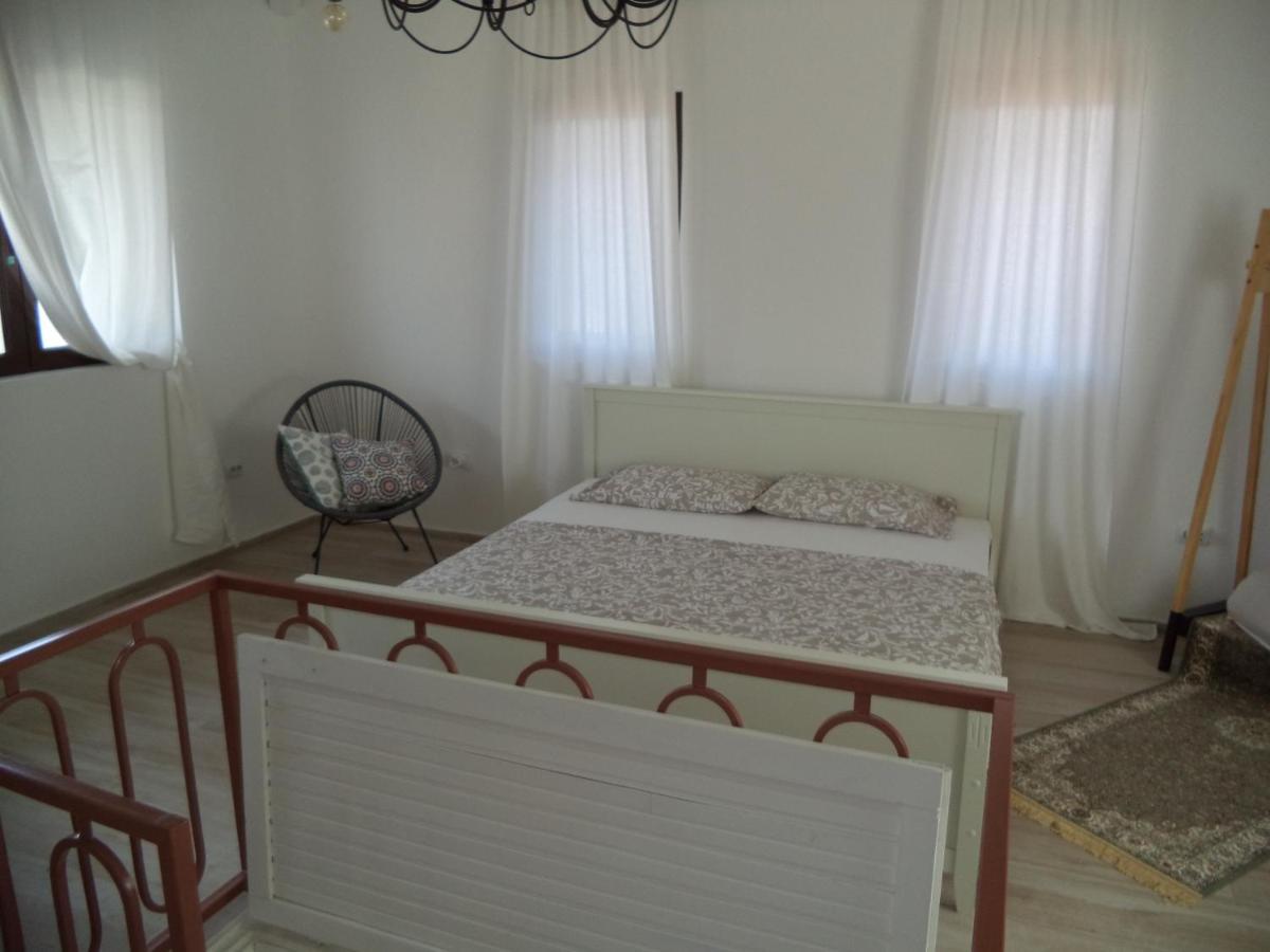 Chic Sea Front Apartment With Breathtaking Kotor Bay View Donji Stoliv Buitenkant foto
